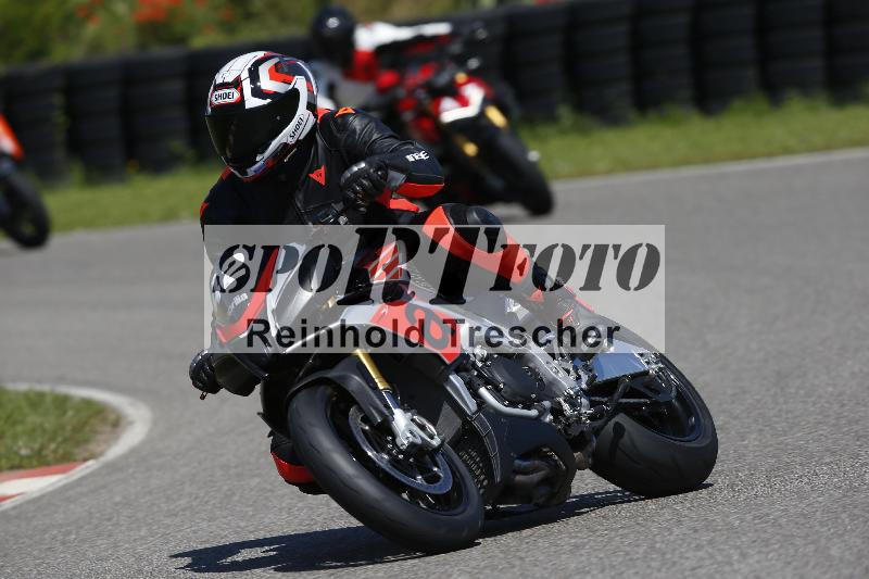 /Archiv-2024/29 12.06.2024 MOTO.CH Track Day ADR/Gruppe blau/42